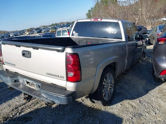 2005 Chevrolet Silverado 1500 Z71 with VIN 1GCEK19Z65Z170339, listed as a IAAI auction lot 41128863 with 250,826 mi miles. Bid and sale history available at carsss.com. Image 4.