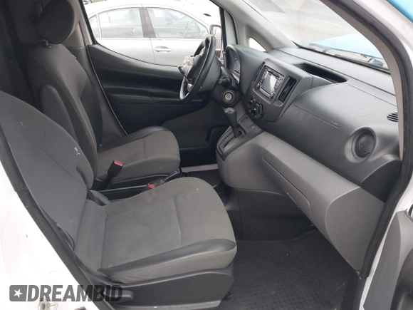 2019 Nissan NV200 S z VIN 3N6CM0KN8KK696187, wystawiony jako IAAI lot #41688850 z przebiegiem 126 602 mil mil oraz . Historia ofert i sprzedaży dostępna na DreamBid. Obrazek 5.