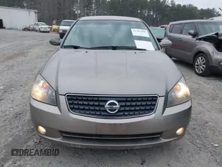 2005 Nissan Altima 3.5 SE with VIN 1N4BL11D05N430151, listed as a IAAI auction lot 41387898 with 257,990 mi miles. Bid and sale history available at carsss.com. Image 12.