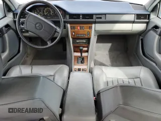 1986 Mercedes-Benz 300 E with VIN WDBEA30D4GA160943, listed as a Copart auction lot 74997584 with 81,982 mi miles and Salvage Title. Bid and sale history available at DreamBid. Image 8.
