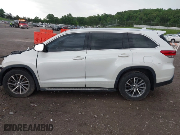 2017 Toyota Highlander XLE with VIN 5TDJZRFH9HS515504, listed as a IAAI auction lot 42209542 with 145,472 mi miles and . Bid and sale history available at DreamBid. Image 13.
