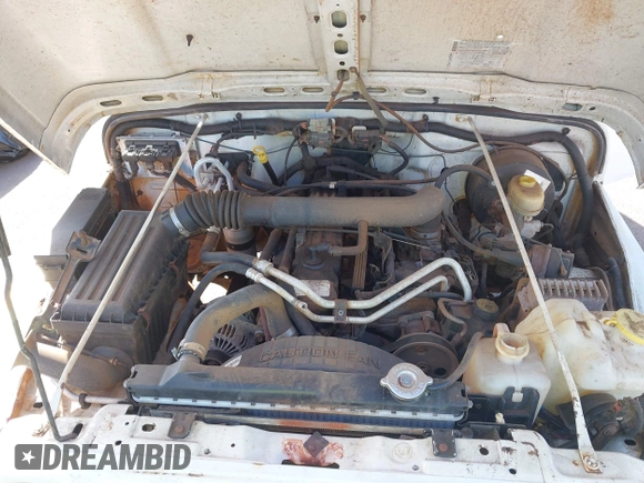2004 Jeep Wrangler X z VIN 1J4FA39S04P747828, wystawiony jako IAAI lot #41484240 z przebiegiem Nie podano mil oraz . Historia ofert i sprzedaży dostępna na DreamBid. Obrazek 10.