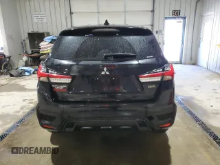 2023 Mitsubishi Outlander ES z VIN JA4ARUAU9PU012079, wystawiony jako Copart lot #52338905 z przebiegiem 31 458 mil mil oraz Szkoda całkowita • Salvage title. Historia ofert i sprzedaży dostępna na DreamBid. Obrazek 6.