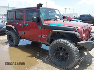 2013 Jeep Wrangler Unlimited Sport z VIN 1C4BJWDG3DL558638, wystawiony jako IAAI lot #42437519 z przebiegiem 210 588 mil mil oraz . Historia ofert i sprzedaży dostępna na DreamBid. Obrazek 1.