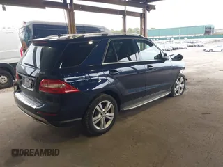 2014 Mercedes-Benz M 350 with VIN 4JGDA5HB0EA399894, listed as a IAAI auction lot 42040960 with 189,714 mi miles and . Bid and sale history available at carsss.com. Image 4.