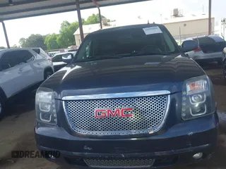 2008 GMC Yukon Denali z VIN 1GKFK638X8J140043, wystawiony jako IAAI lot #42039660 z przebiegiem 199 081 mil mil oraz . Historia ofert i sprzedaży dostępna na DreamBid. Obrazek 12.