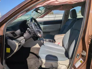 2011 Subaru Outback 2.5i z VIN 4S4BRCAC0B3428463, wystawiony jako Copart lot #52440605 z przebiegiem 78 807 mil mil oraz Nie do naprawy • Non repairable. Historia ofert i sprzedaży dostępna na DreamBid. Obrazek 7.