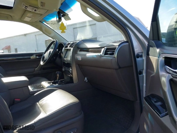 2019 Lexus GX with VIN JTJBM7FX5K5227620, listed as a IAAI auction lot 41552973 with 84,339 mi miles. Bid and sale history available at carsss.com. Image 5.