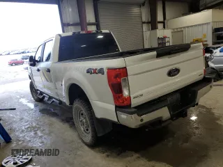2019 Ford F-250 XL z VIN 1FT7W2B60KEF25754, wystawiony jako Copart lot #58738655 z przebiegiem 102 684 mil mil oraz Czysty tytuł • Clean title. Historia ofert i sprzedaży dostępna na DreamBid. Obrazek 2.