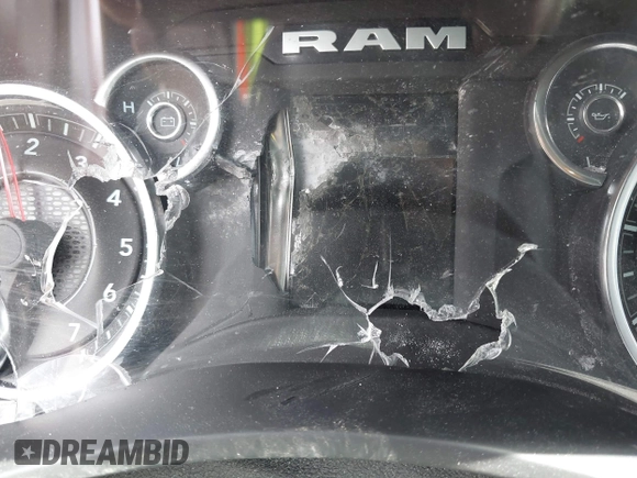 2024 Ram 2500 Big Horn z VIN 3C6UR5DJ4RG354840, wystawiony jako IAAI lot #42509658 z przebiegiem Nie podano mil oraz . Historia ofert i sprzedaży dostępna na DreamBid. Obrazek 15.