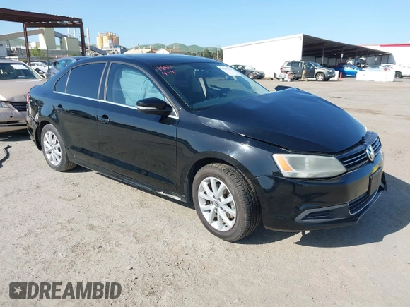 2014 Volkswagen Jetta SE z VIN 3VWD17AJ4EM419839, wystawiony jako IAAI lot #41994141 z przebiegiem 102 068 mil mil oraz . Historia ofert i sprzedaży dostępna na DreamBid. Obrazek 1.