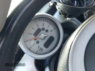 2006 MINI Hardtop S с VIN WMWRE33516TN25140, выставлен на аукционе IAAI как лот 42130574 с пробегом Не указан миль и . История ставок и продаж доступна на DreamBid. Изображение 15.