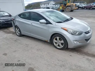 2013 Hyundai Elantra Limited z VIN 5NPDH4AE7DH221714, wystawiony jako IAAI lot #42027864 z przebiegiem 192 123 mil mil oraz . Historia ofert i sprzedaży dostępna na DreamBid. Obrazek 1.