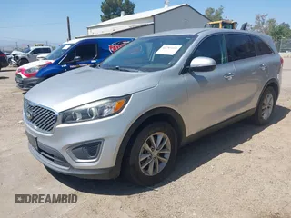 2017 Kia Sorento LX z VIN 5XYPG4A32HG210423, wystawiony jako IAAI lot #42283318 z przebiegiem 135 063 mil mil oraz . Historia ofert i sprzedaży dostępna na DreamBid. Obrazek 17.