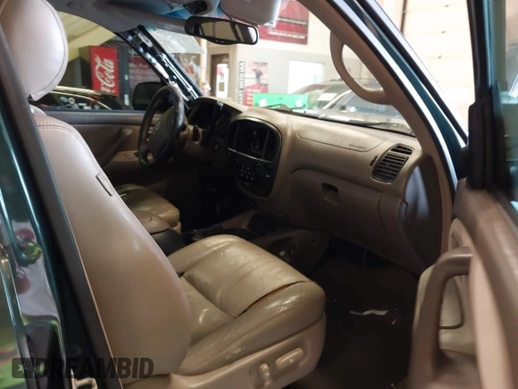 2006 Toyota Sequoia SR5 with VIN 5TDBT44A16S262643, listed as a IAAI auction lot 41658275 with 403,034 mi miles and . Bid and sale history available at DreamBid. Image 5.
