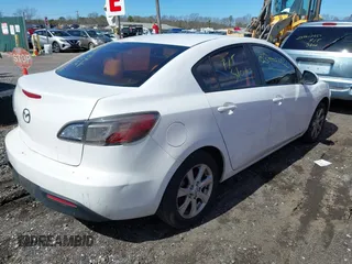 2010 Mazda Mazda3 i Touring with VIN JM1BL1SF1A1169933, listed as a IAAI auction lot 41832033 with 999,999 mi miles. Bid and sale history available at carsss.com. Image 4.