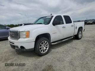 2007 GMC Sierra Denali z VIN 2GTEK638571677712, wystawiony jako Copart lot #52775725 z przebiegiem 212 901 mil mil oraz Tytuł czysty. Historia ofert i sprzedaży dostępna na DreamBid. Obrazek 1.