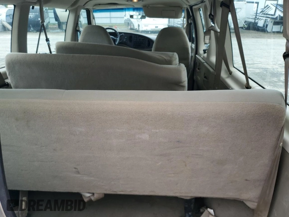 2006 Ford Econoline Passenger XL with VIN 1FBNE31L16HB32734, listed as a Copart auction lot 61421825 with 204,661 mi miles and Clean title. Bid and sale history available at DreamBid. Image 10.