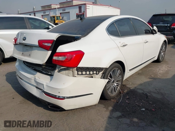 2015 Kia Cadenza Premium with VIN KNALN4D70F5196706, listed as a IAAI auction lot 41262917 with 189,340 mi miles. Bid and sale history available at carsss.com. Image 4.