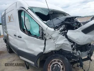 2020 Ford Transit Cargo z VIN 1FTBR1C8XLKA37359, wystawiony jako IAAI lot #41954177 z przebiegiem Nie podano mil oraz . Historia ofert i sprzedaży dostępna na DreamBid. Obrazek 1.