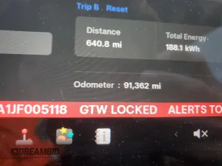 2018 Tesla Model 3 Long Range Battery z VIN 5YJ3E1EA1JF005118, wystawiony jako Copart lot #55630945 z przebiegiem 91 362 mil mil oraz Szkoda całkowita • Salvage title. Historia ofert i sprzedaży dostępna na DreamBid. Obrazek 9.