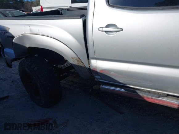 2009 Toyota Tacoma z VIN 5TELU42N09Z596810, wystawiony jako IAAI lot #41673552 z przebiegiem 169 044 mil mil oraz . Historia ofert i sprzedaży dostępna na DreamBid. Obrazek 6.