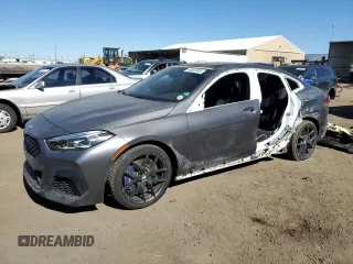 2021 BMW 2 Series M235i xDrive z VIN WBA13AL07M7H77477, wystawiony jako Copart lot #46907895 z przebiegiem 50 632 mil mil oraz Szkoda całkowita • Salvage title. Historia ofert i sprzedaży dostępna na DreamBid. Obrazek 1.