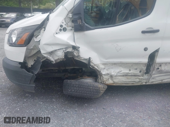 2017 Ford Transit с VIN 1FTYR2CM9HKA29452, выставлен на аукционе IAAI как лот 40908401 с пробегом 110 867 миль миль и . История ставок и продаж доступна на DreamBid. Изображение 6.
