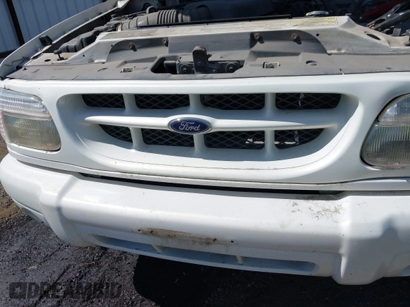 2000 Ford Explorer Limited с VIN 1FMDU75E9YZC41559, выставлен на аукционе IAAI как лот 42653084 с пробегом 268 882 миль миль и . История ставок и продаж доступна на DreamBid. Изображение 6.
