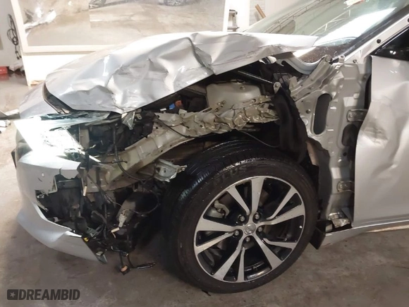 2017 Nissan Maxima Platinum with VIN 1N4AA6AP3HC448250, listed as a IAAI auction lot 41299133 with 72,844 mi miles. Bid and sale history available at carsss.com. Image 6.
