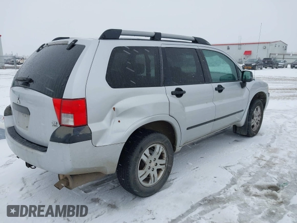 2005 Mitsubishi Endeavor LS with VIN 4A4MN21S95E048601, listed as a IAAI auction lot 41610976 with 126,464 mi miles. Bid and sale history available at carsss.com. Image 4.