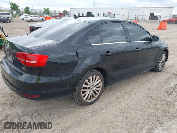 2015 Volkswagen Jetta SE with VIN 3VWD07AJ3FM262731, listed as a IAAI auction lot 42468622 with 131,874 mi miles and . Bid and sale history available at DreamBid. Image 4.