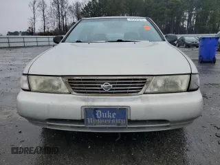 1996 Nissan Sentra XE z VIN 1N4AB41D2TC767557, wystawiony jako Copart lot #42553245 z przebiegiem 148 514 mil mil oraz Szkoda całkowita • Salvage title. Historia ofert i sprzedaży dostępna na DreamBid. Obrazek 5.