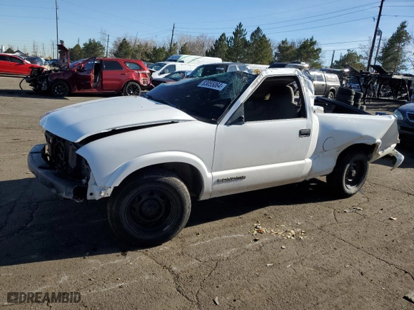 1998 GMC Sonoma with VIN 1GTCS1443W8506359, listed as a Copart auction lot 83055064 with 0 mi miles and Salvage Title. Bid and sale history available at carsss.com. Image 1.
