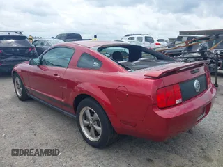 2006 Ford Mustang Standard with VIN 1ZVHT80N765239610, listed as a IAAI auction lot 42454146 with 146,261 mi miles and . Bid and sale history available at DreamBid. Image 3.