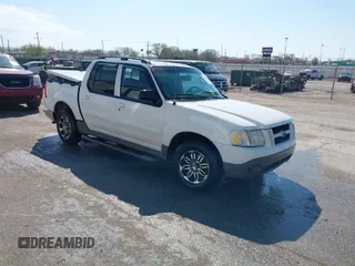 2003 Ford Explorer Sport Trac XLS z VIN 1FMZU67E63UC79804, wystawiony jako IAAI lot #41863045 z przebiegiem 225 059 mil mil oraz . Historia ofert i sprzedaży dostępna na DreamBid. Obrazek 1.