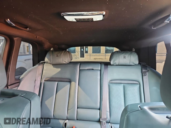 2022 Rolls-Royce Cullinan z VIN IDCO004308ZZ, wystawiony jako Copart lot #64985434 z przebiegiem 23 414 mil mil oraz Czysty tytuł • Clean title. Historia ofert i sprzedaży dostępna na DreamBid. Obrazek 10.