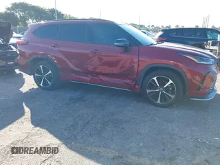 2022 Toyota Highlander XSE with VIN 5TDLZRAH6NS137265, listed as a IAAI auction lot 41300574 with 35,846 mi miles and . Bid and sale history available at DreamBid. Image 6.
