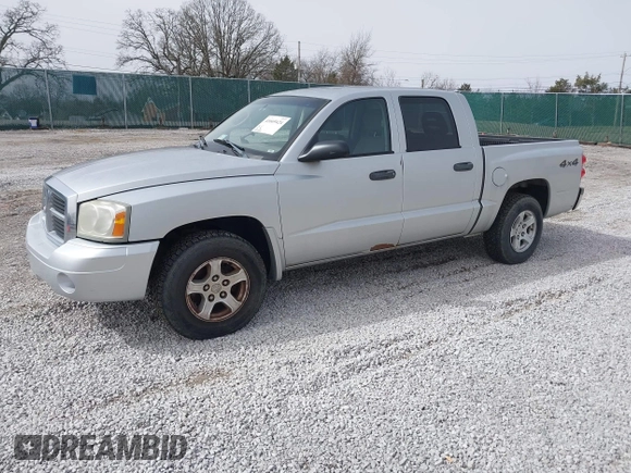 2006 Dodge Dakota SLT with VIN 1D7HW48N06S605938, listed as a IAAI auction lot 41669424 with 193,069 mi miles. Bid and sale history available at carsss.com. Image 2.