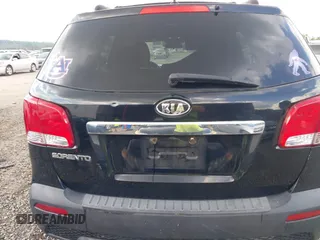 2013 Kia Sorento LX with VIN 5XYKTDA68DG408823, listed as a IAAI auction lot 42554361 with 221,917 mi miles and . Bid and sale history available at DreamBid. Image 16.
