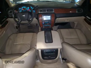 2008 Chevrolet Suburban LTZ with VIN 3GNFK16378G208290, listed as a Copart auction lot 60696725 with 203,426 mi miles and Salvage title. Bid and sale history available at DreamBid. Image 8.