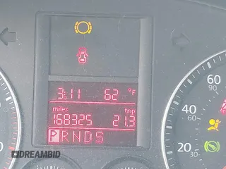 2008 Volkswagen Jetta S с VIN 3VWJZ71K68M164247, выставлен на аукционе IAAI как лот 42033103 с пробегом 168 325 миль миль и . История ставок и продаж доступна на DreamBid. Изображение 15.