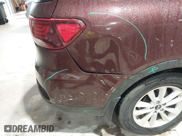 2019 Kia Sorento L with VIN 5XYPG4A34KG548624, listed as a IAAI auction lot 42020831 with 124,226 mi miles. Bid and sale history available at carsss.com. Image 6.