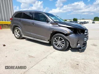 2017 Toyota Highlander XLE with VIN 5TDKZRFH4HS515186, listed as a Copart auction lot 60894055 with 135,531 mi miles and Salvage title. Bid and sale history available at DreamBid. Image 4.