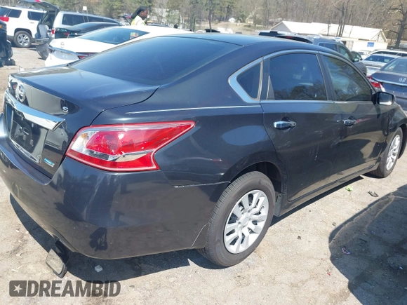 2013 Nissan Altima 2.5 S with VIN 1N4AL3AP8DC914998, listed as a IAAI auction lot 41839546 with 110,807 mi miles and . Bid and sale history available at carsss.com. Image 4.
