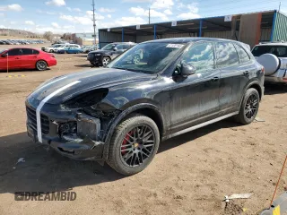 2016 Porsche Cayenne GTS z VIN WP1AD2A21GLA72479, wystawiony jako Copart lot #47125165 z przebiegiem 74 942 mil mil oraz Szkody całkowita. Historia ofert i sprzedaży dostępna na DreamBid. Obrazek 1.