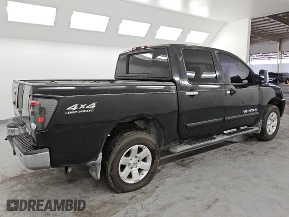 2005 Nissan Titan LE with VIN 1N6AA07B25N562871, listed as a Copart auction lot 88936775 with 213,775 mi miles and Clean Title. Bid and sale history available at carsss.com. Image 3.