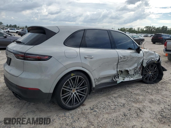 2023 Porsche Cayenne S с VIN WP1AB2AY3PDA14605, выставлен на аукционе Copart как лот 70424044 с пробегом 22 946 миль миль и Списание • Salvage title. История ставок и продаж доступна на DreamBid. Изображение 3.