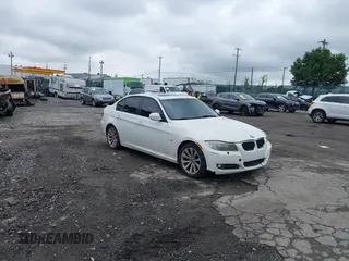 2011 BMW 3 Series 328i xDrive z VIN WBAPK7C57BA821177, wystawiony jako IAAI lot #42543458 z przebiegiem 161 928 mil mil oraz . Historia ofert i sprzedaży dostępna na DreamBid. Obrazek 1.
