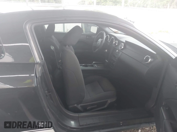 2007 Ford Mustang Deluxe with VIN 1ZVFT80N175365857, listed as a IAAI auction lot 42512673 with 136,145 mi miles and . Bid and sale history available at DreamBid. Image 5.